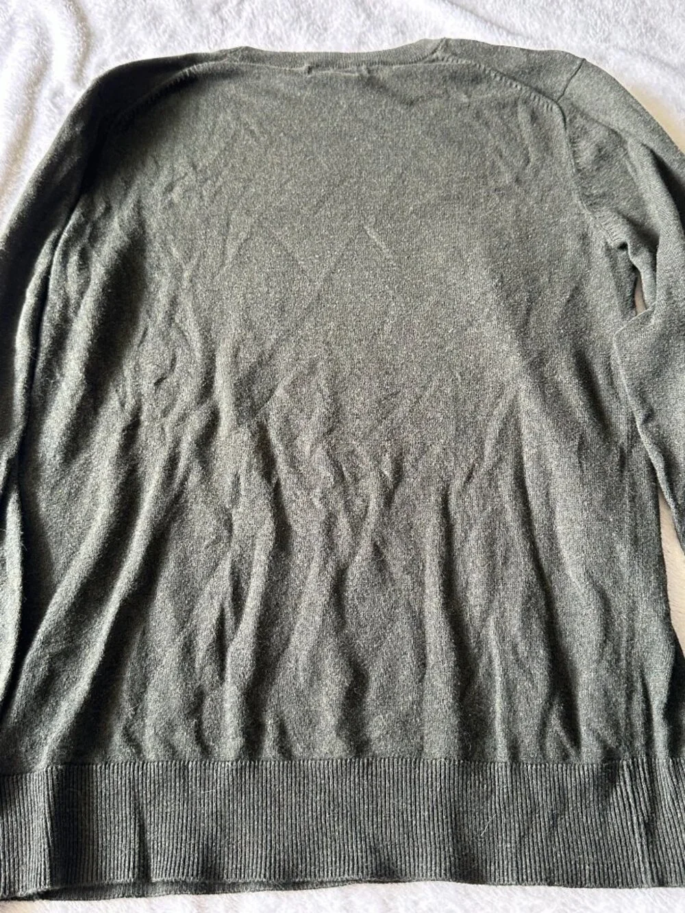 4 Women's Sweater Bundle - Picture 10 of 13